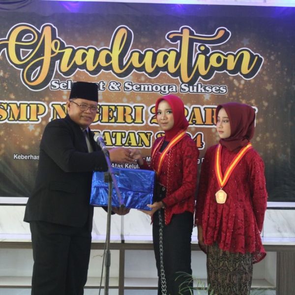Wisuda SMPN 2 Paron